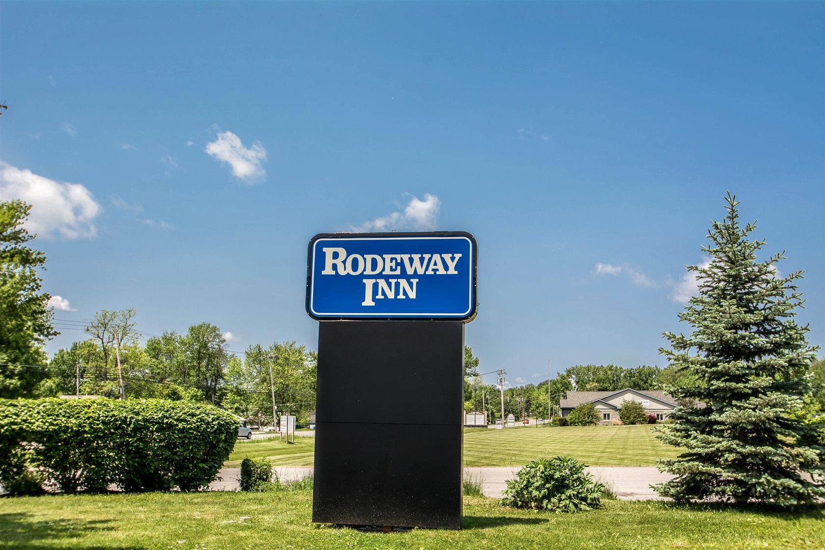 Rodeway Inn Lakeville Экстерьер фото
