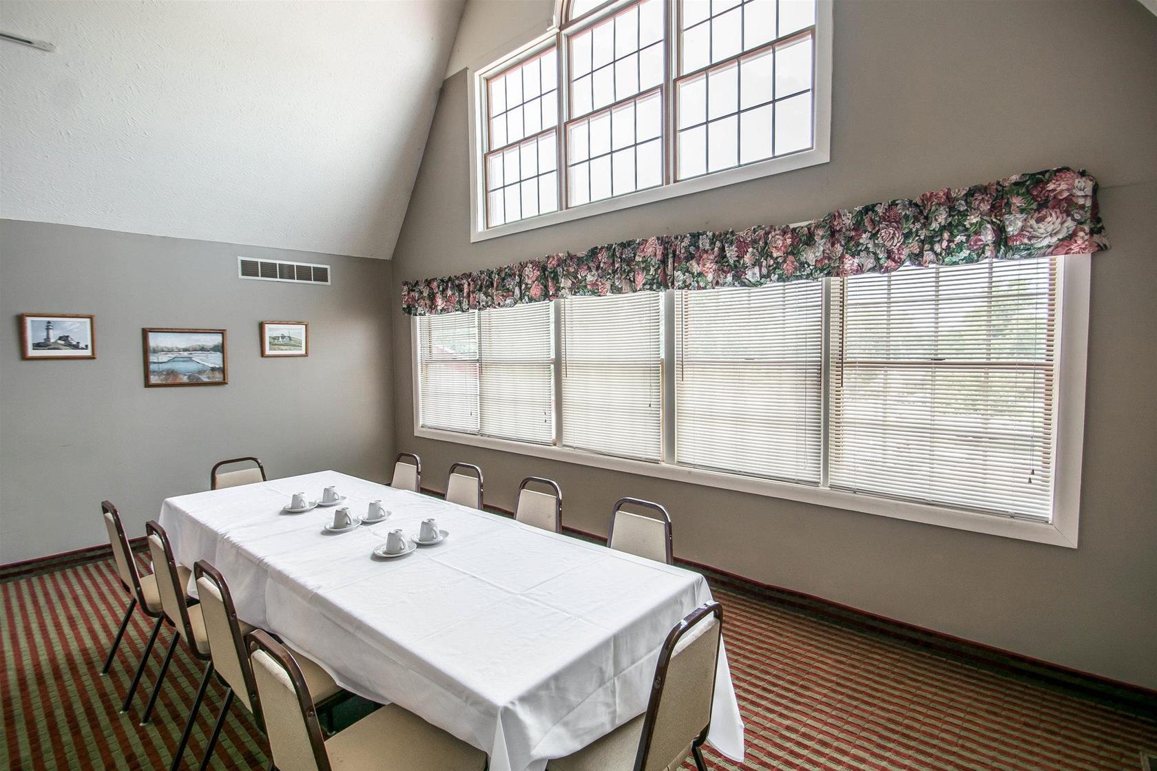 Rodeway Inn Lakeville Экстерьер фото
