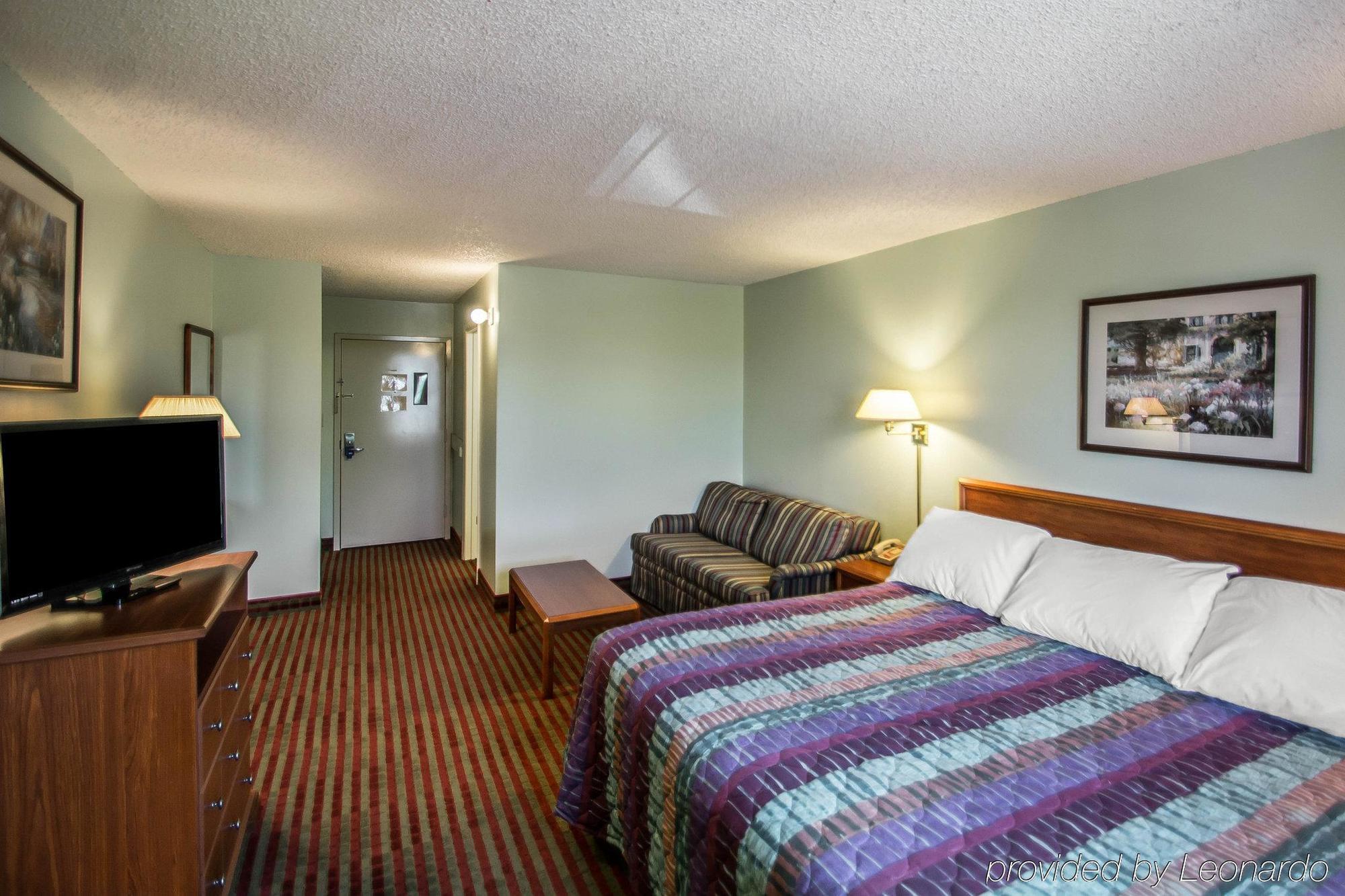 Rodeway Inn Lakeville Экстерьер фото