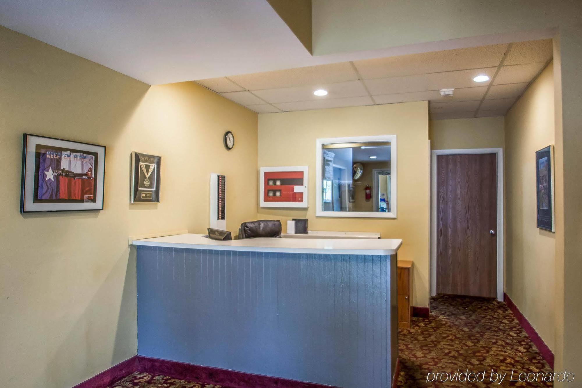 Rodeway Inn Lakeville Экстерьер фото